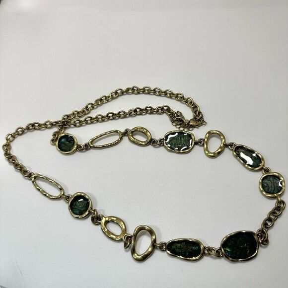 Avon NRQ vintage long  gold tone and green necklace - Picture 9 of 11